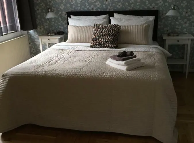 Bed & Breakfast Loft24 *