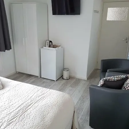 Loft24 Bed and Breakfast Χέερλεν